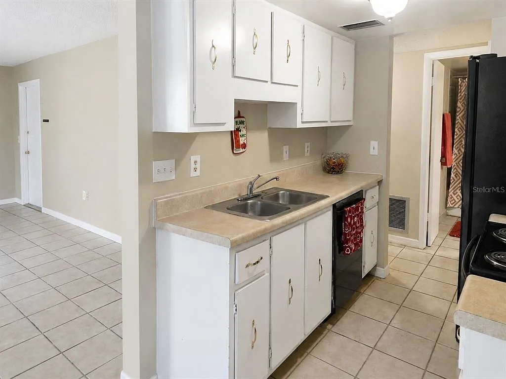 1 bed, 1.0 bath, 835 sqft, $1,100 — Photo 4