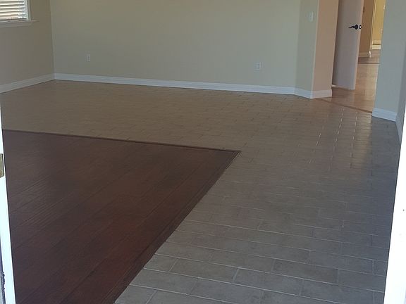 2nd image of 12839 Comet Dr