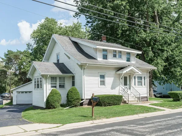 305 S Concord AVENUE, Watertown, WI 53094