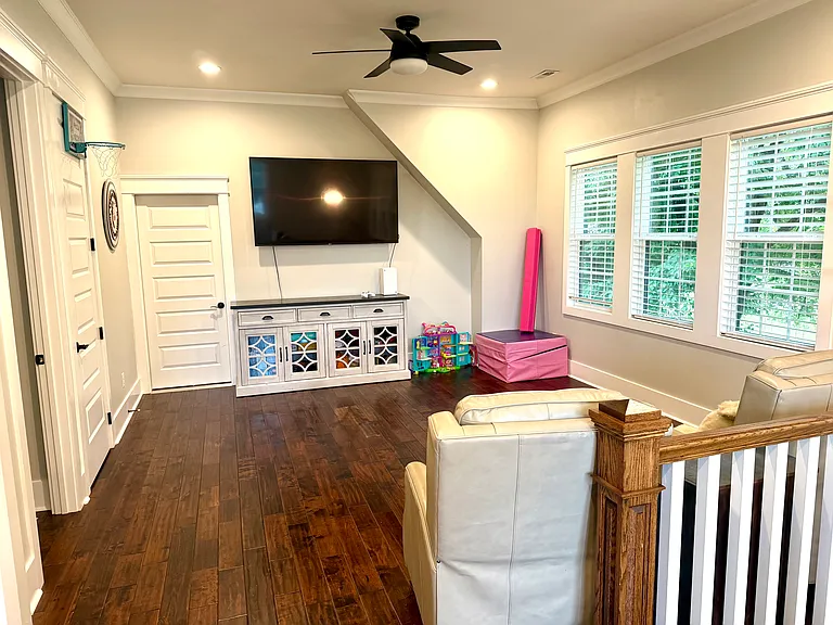 5711 Spring Creek Dr — Photo 10
