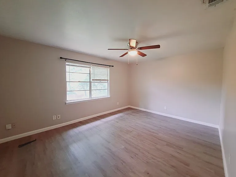 633 Rutgers Dr — Photo 18