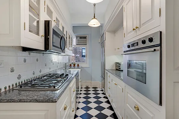 Sold by Compass | media 10