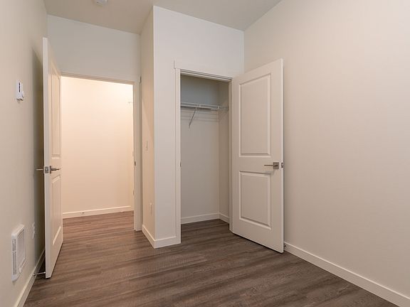 5th image of 2630 NE Dekum St #3