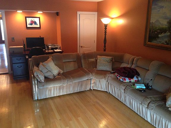 4th image of 30 Mulberry Cir