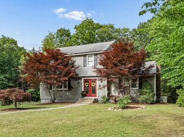 21 Nathaniel Drive, Amherst, NH 03031