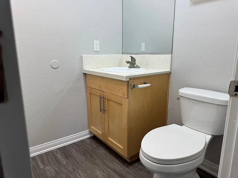 Villa Del Sol Apartments — Photo 102