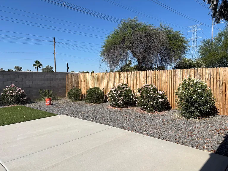 2902 W Straford Dr — Photo 22