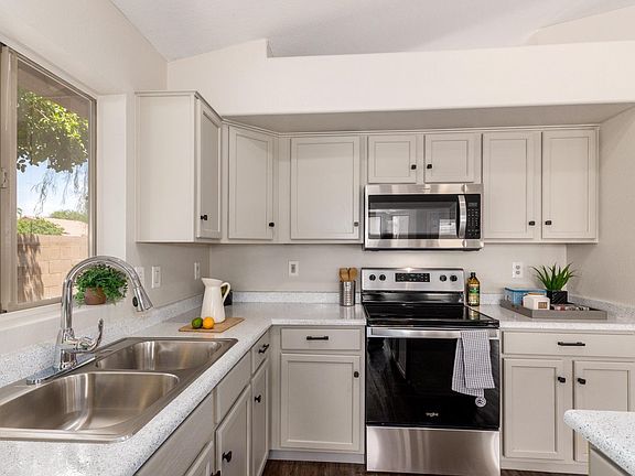 4th image of 1097 E Orchid Ln