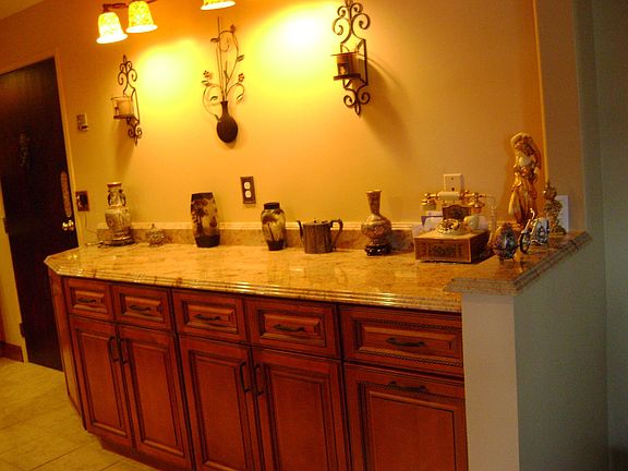 Kitchen w/ Granit top