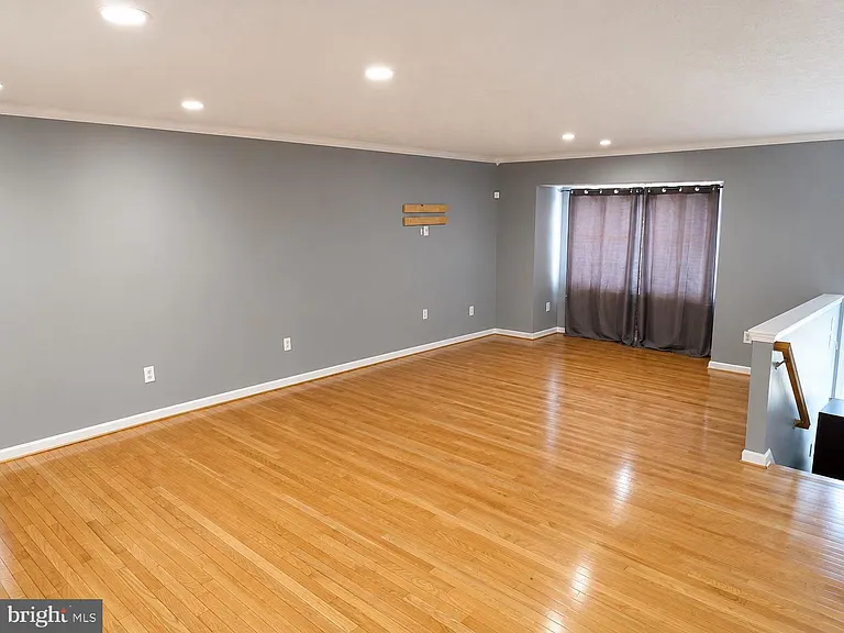 16312 Elkhorn Ln — Photo 5