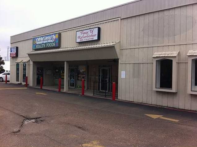 2nd image of 1731 N Causeway Blvd