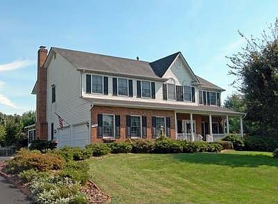 1st image of 17451 Berkshire Dr