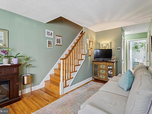 2nd image of 1133 Agnew Dr