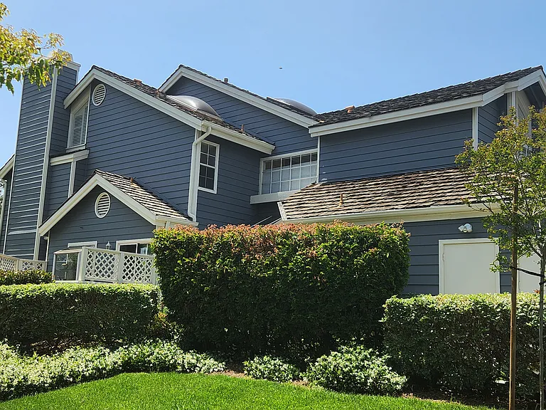 421 Burlington Ct #101 — Photo 4