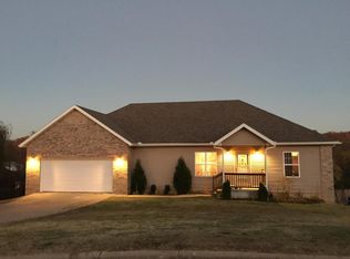 1138 Richwater Dr, Marshfield, MO 65706
