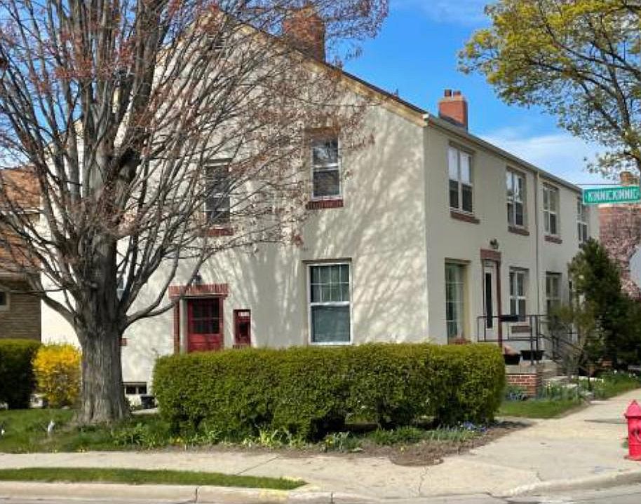 2308 E Falling Heath Pl, Milwaukee, WI 53207 Zillow