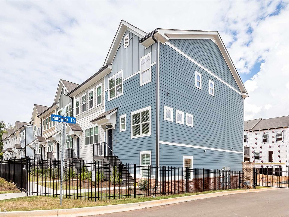 1st image of 3823 Oxford Cir #35