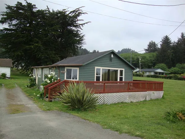 13815 Highway 101 N, Smith River, CA 95567