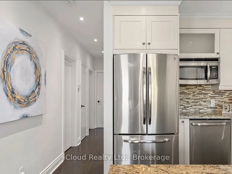 37 Collinson Blvd — Photo 8