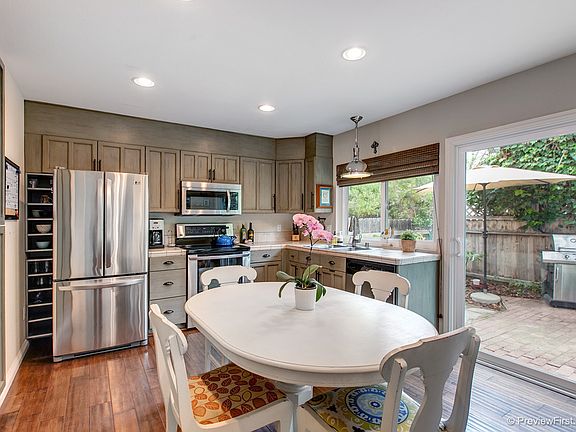 5th image of 520 Turfwood Ln