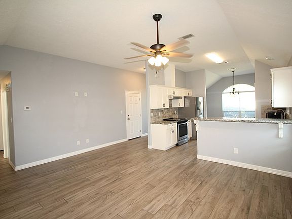 3rd image of 3580 Lake Arthur Dr