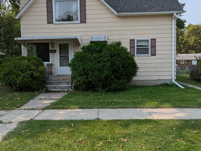 217 Tindolph Ave N #1 — Photo 2