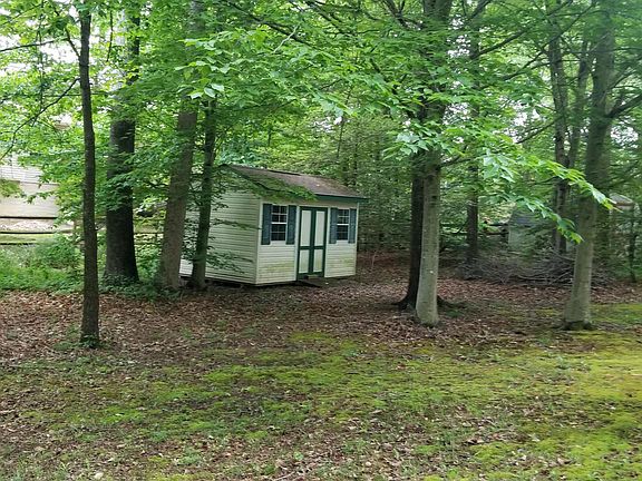 5th image of 23 Donna Dale Dr