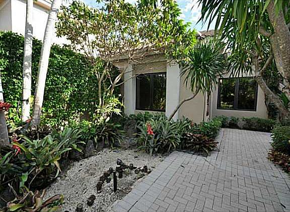 Home For Sale In Broken Sound