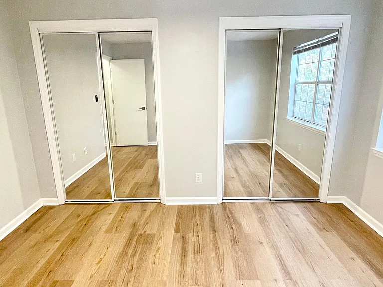 1032 Churchill Downs Ct #B — Photo 13