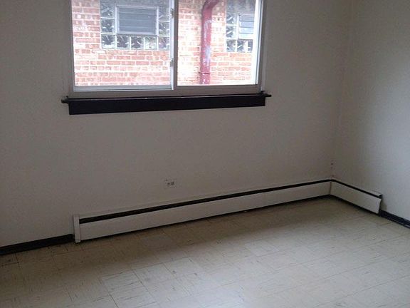 4th image of 4219 S Harlem Ave APT 5