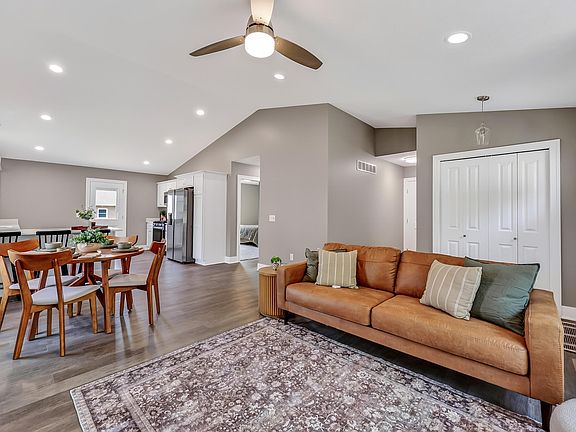 2nd image of 285 Aspen Hill Dr
