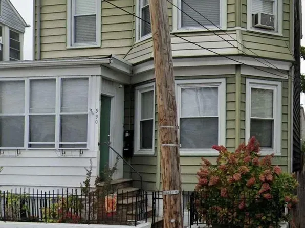 990 E 24th St, Paterson, NJ 07513