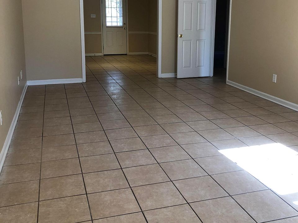2nd image of 1917A Elkhorn Dr