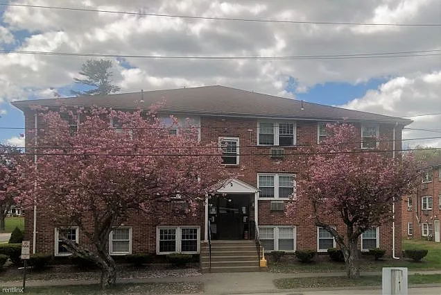 4 Carriage Hill Rd #21