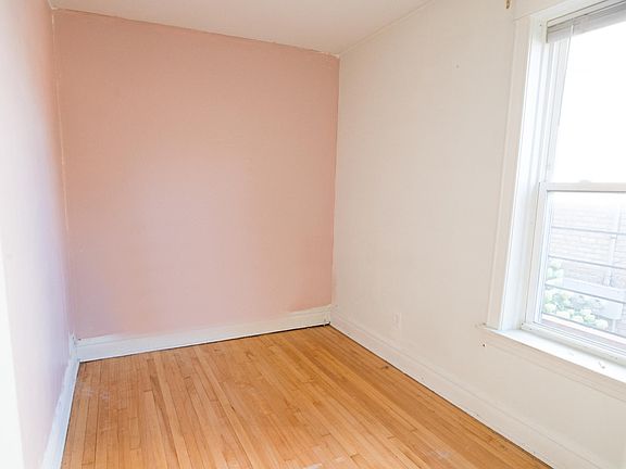 2nd image of 2501 N Sacramento Ave Unit 1