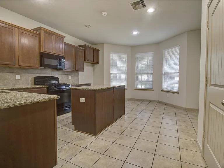 20311 Little Wing Dr — Photo 7