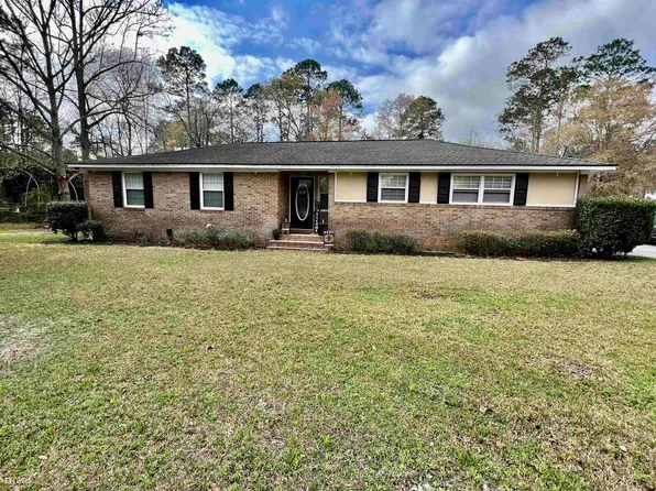 94 E Bruce St, Mc Rae Helena, GA 31055