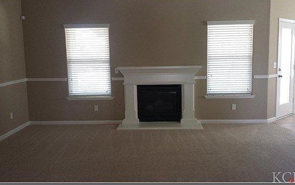 2nd image of 1558 W Bella Oaks Way