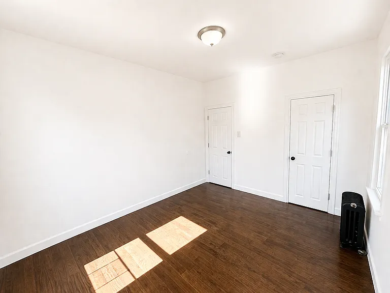 594 S 19th St #2 — Photo 9
