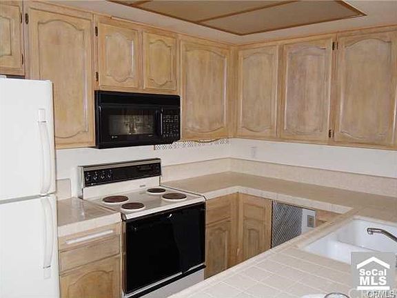 3rd image of 2301 Apricot Dr