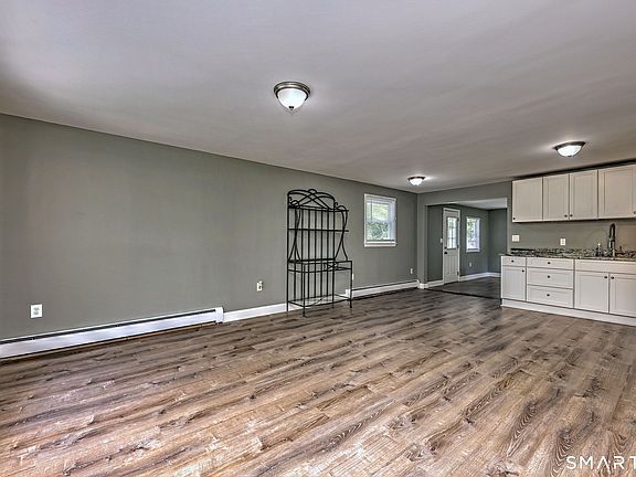 4th image of 68 Pond Hill Rd