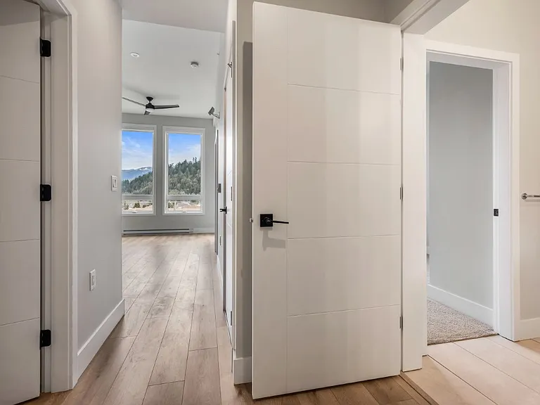 5545 Vedder Rd — Photo 8