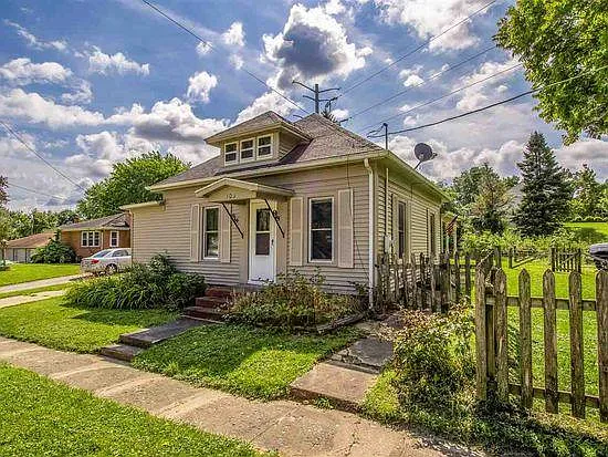 303 E 3rd St photo 1