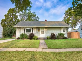 1407 15th St N, Moorhead, MN 56560