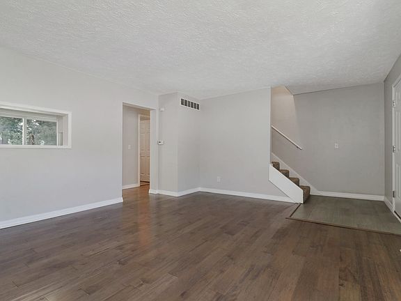 5th image of 1407 Ridgeport Ave