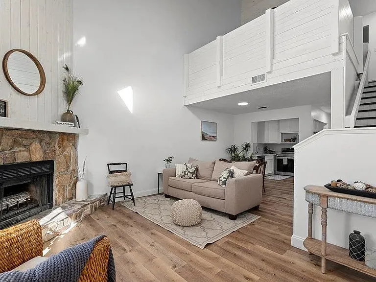 180 Long Point Rd — Photo 10