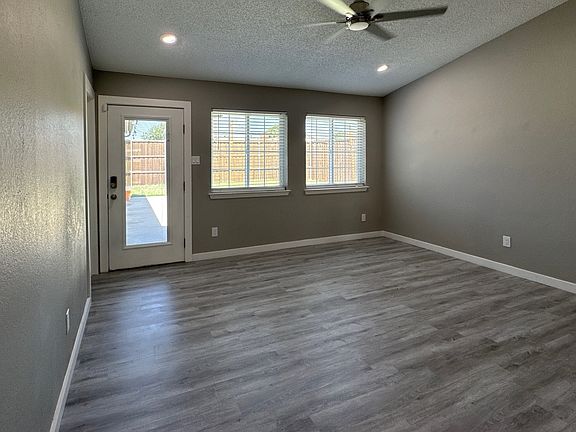4th image of 4105 Wheelwright Dr