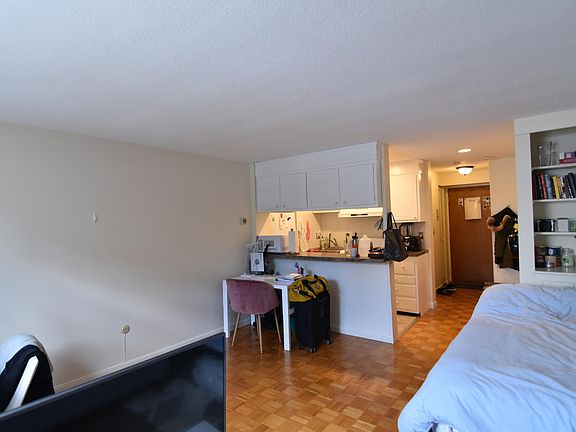 3rd image of 81A Green St #12