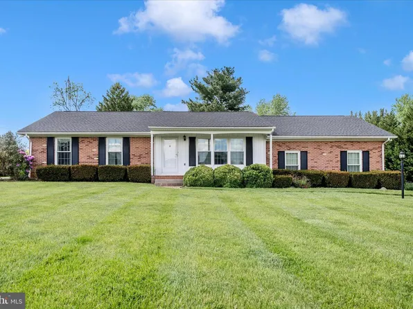 9496 Pocono Dr, Frederick, MD 21702