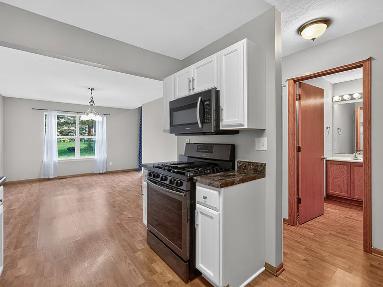 1110 Rose Dr — Photo 14